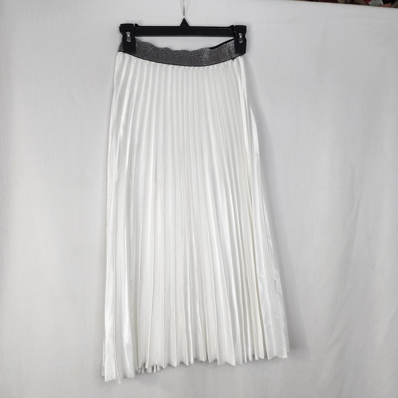 Lace Girl skirts size small Color white - Picture 4 of 7
